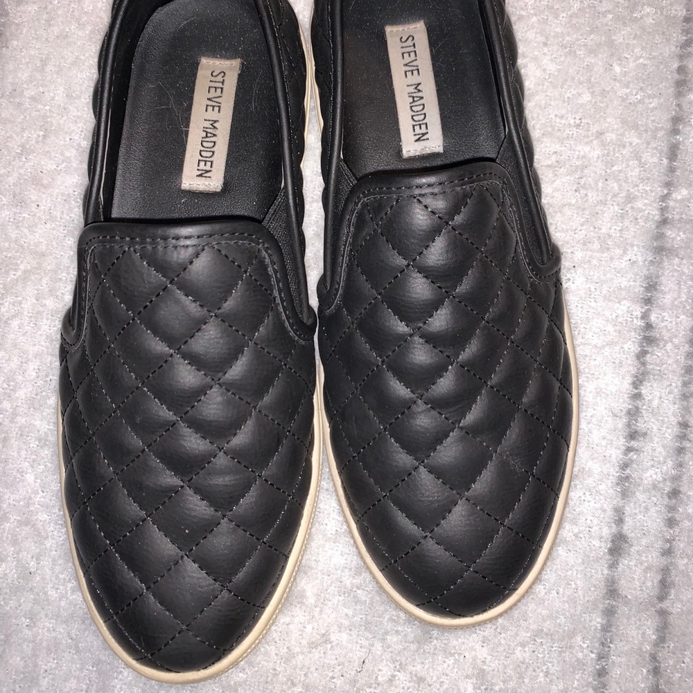 Women’s fashion sneakers
